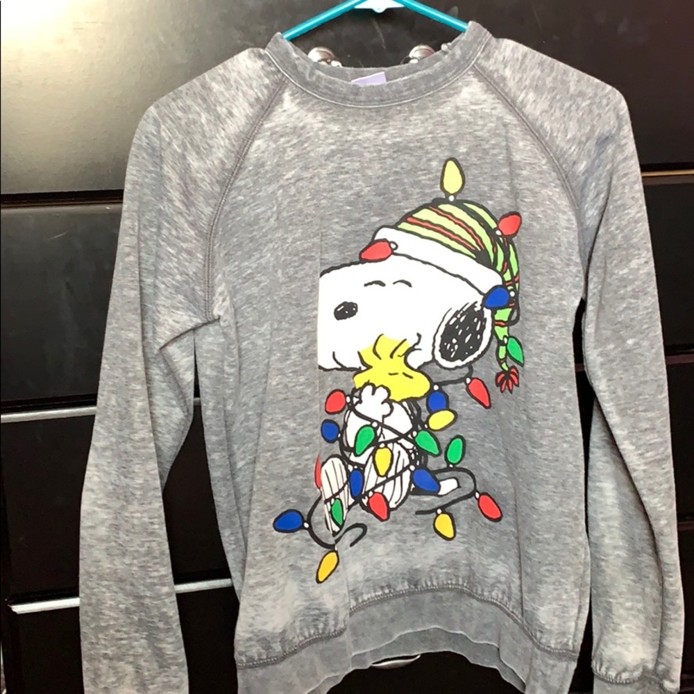 peanuts snoopy christmas crewneck